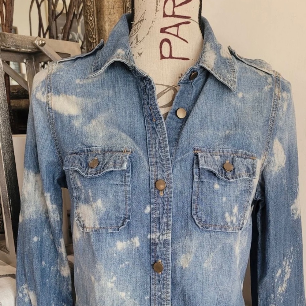 Gap Denim Jean bleached shirt Medium